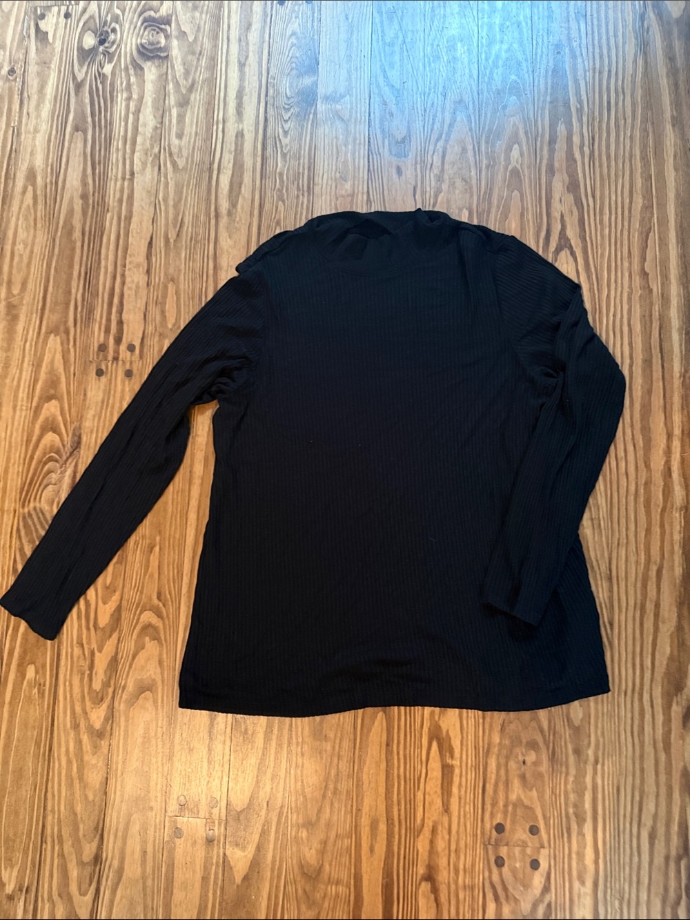 Women’s Long-Sleeve Black Ribbed Shirt